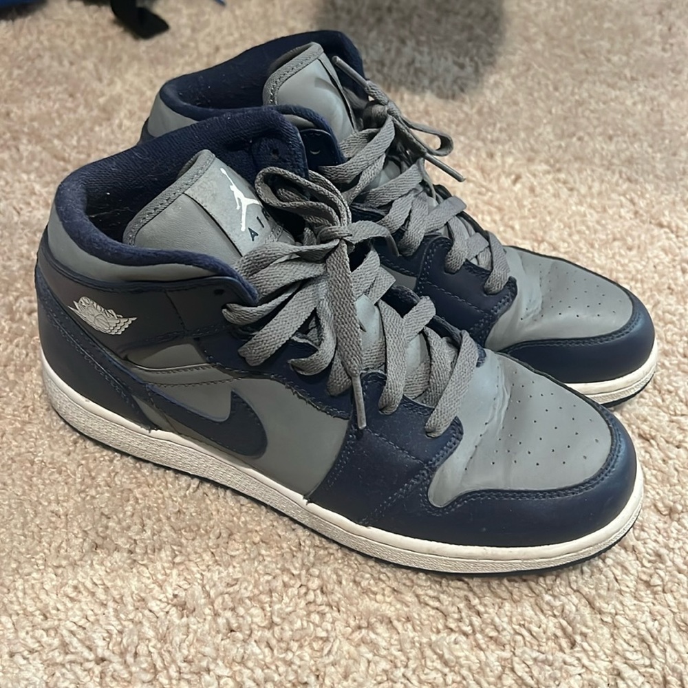 Jordan 1 Mid Navy blue
